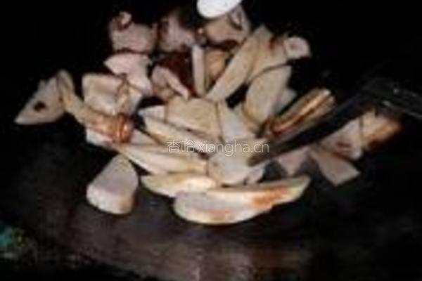 辣椒毛豆炒双菇的做法图解5