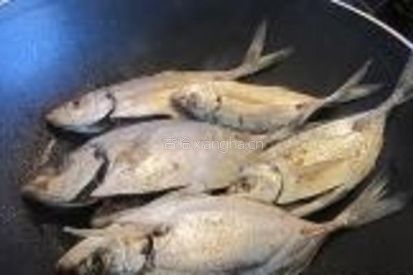 黄豆酱烧海鱼的做法图解2