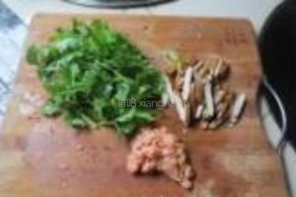五香豆腐炒芹菜的做法图解1