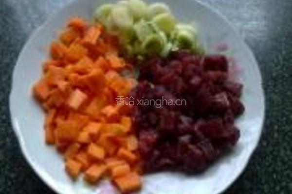 牛肉胡萝卜紫薯面的做法图解2