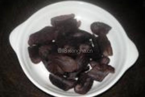 蚝油杂蔬炒海参的做法图解2