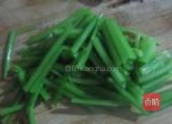凉拌芹菜腐竹的做法图解3