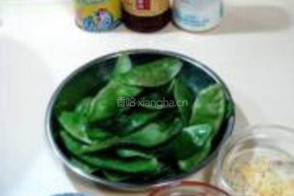 红油凉拌扁豆丝的做法图解1