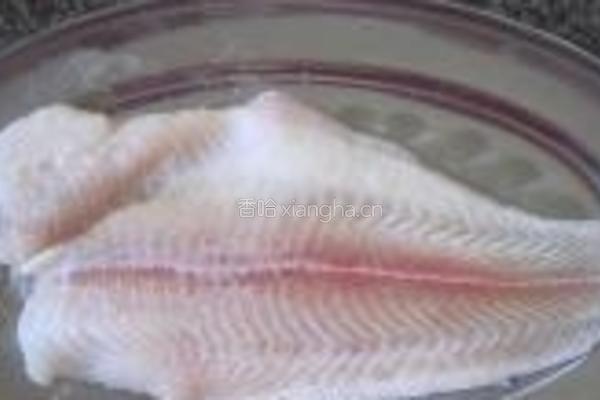 蒜香洋葱龙利鱼的做法图解1