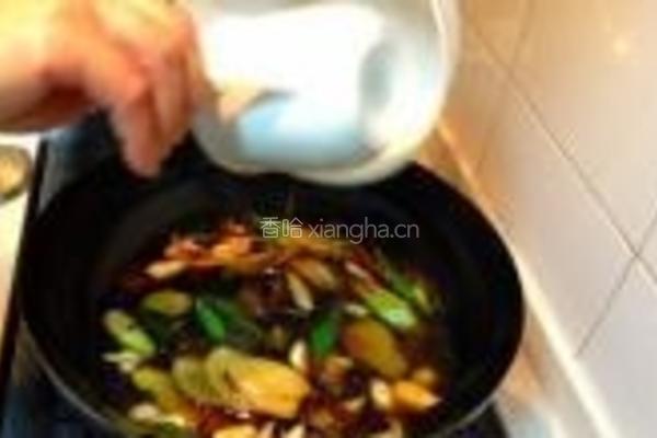 糖醋浇汁比目鱼的做法图解8