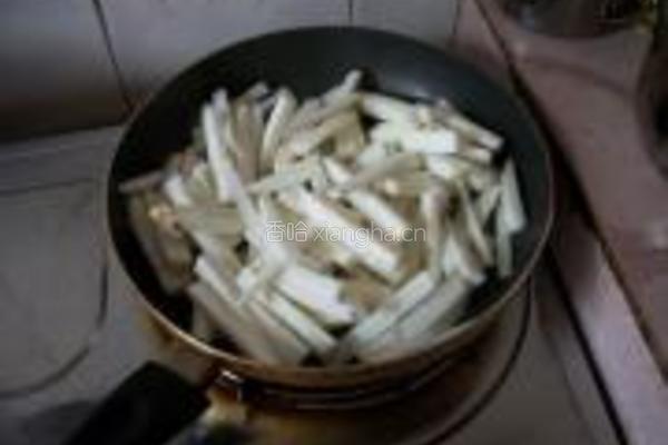 辣椒炒茄丝的做法图解4