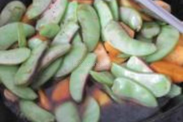 扁豆烧山芋的做法图解9