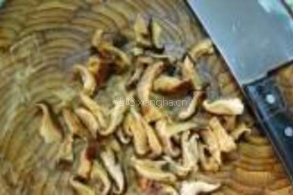 香菇蒸鸡腿的做法图解5