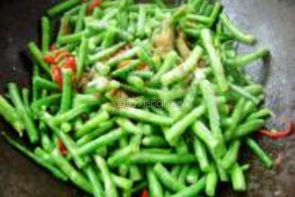 豇豆红辣椒丝的做法图解5
