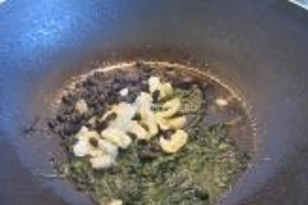 紫苏蒜头豆豉炒茄子的做法图解5