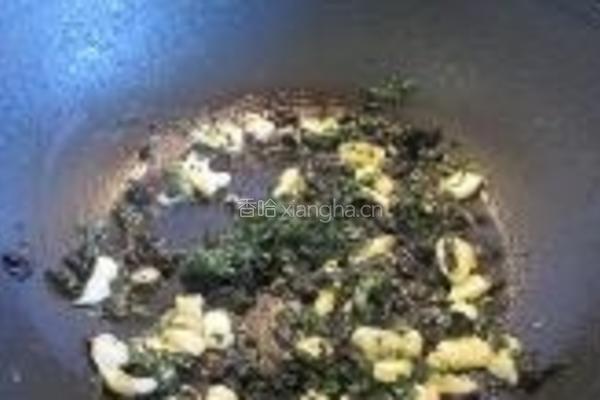 紫苏蒜头豆豉炒茄子的做法图解6
