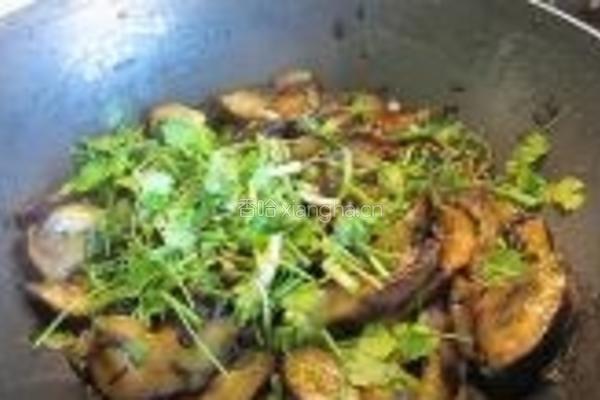 紫苏蒜头豆豉炒茄子的做法图解9