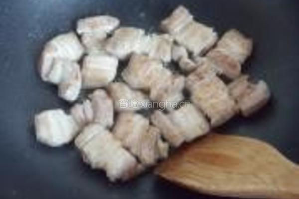 红烧肉炖蘑菇的做法图解3