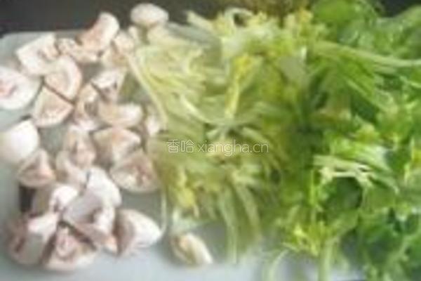 芹菜炒口蘑的做法图解3