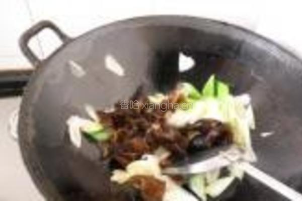 大葱木耳炒鸡蛋的做法图解4