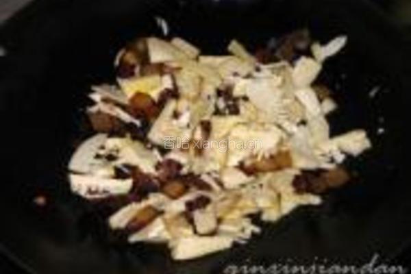 春笋炒腊味的做法图解5