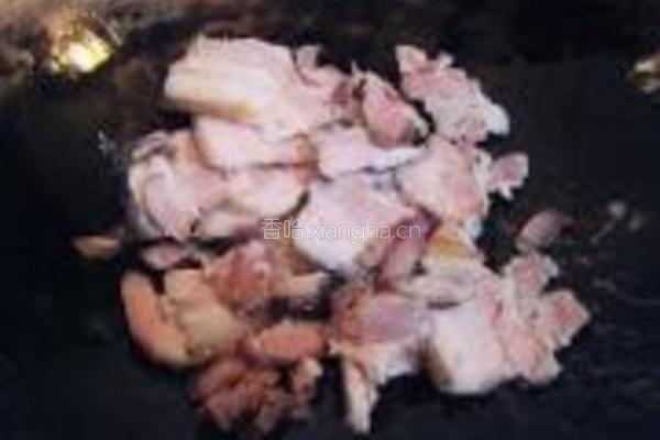 大蒜炒回锅肉的做法图解3