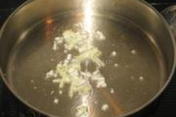 西兰花炒蛏子肉的做法图解3