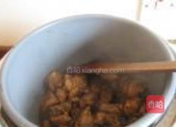 茶树菇焖鸡的做法图解9