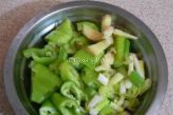 西红柿黄瓜炒鸡蛋的做法图解3