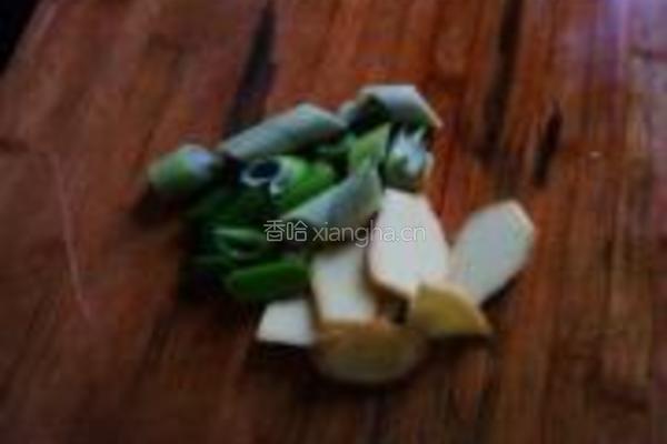 莲子薏米煲鸭汤的做法图解4