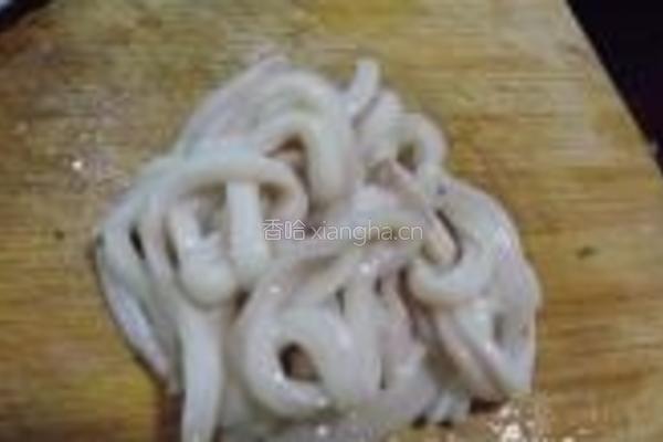 蒜香鱿鱼丝的做法图解2