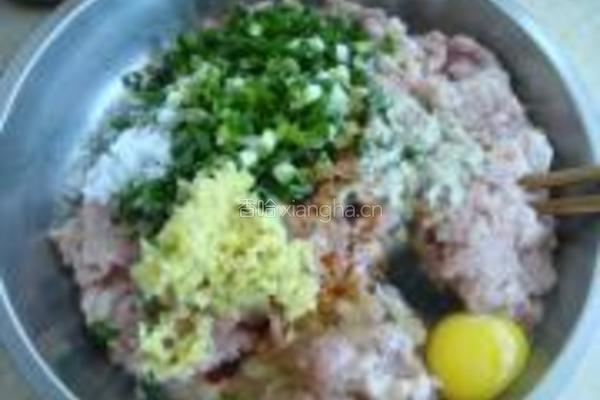 红烧芋头豆腐肉包的做法图解2