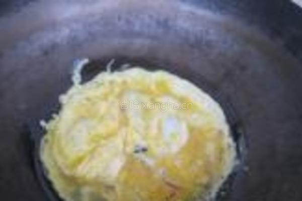 茼蒿炒鸡蛋的做法图解4