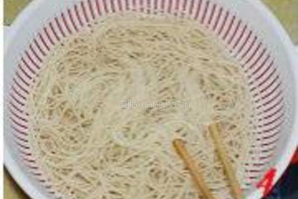 鸡蛋炸酱面的做法图解4