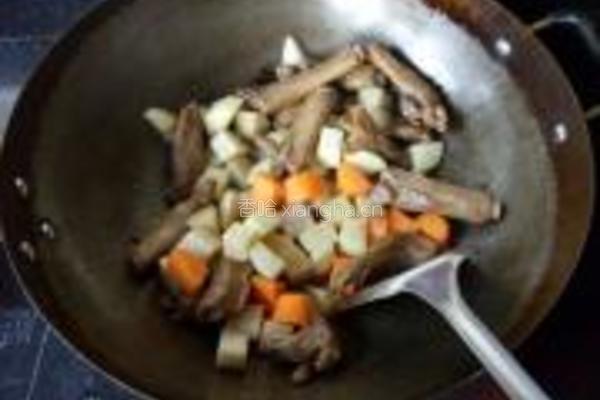 土豆焖仔排的做法图解10