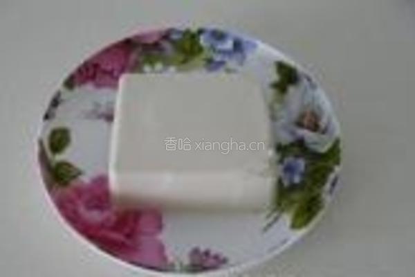 花生香菜拌豆腐的做法图解1