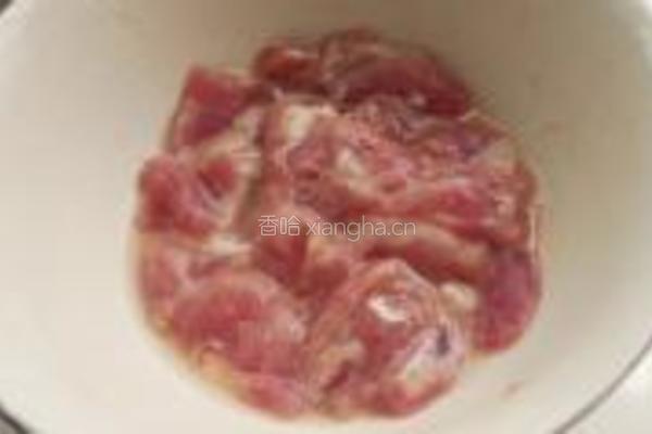 小白菜炒肉丝的做法图解1