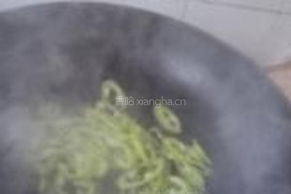 干豆腐皮炒辣椒的做法图解6