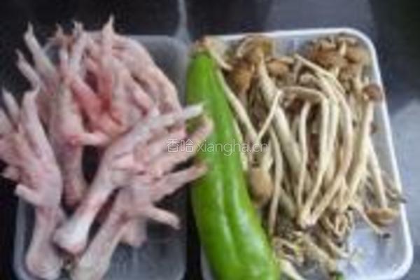 茶树菇烧凤爪的做法图解1