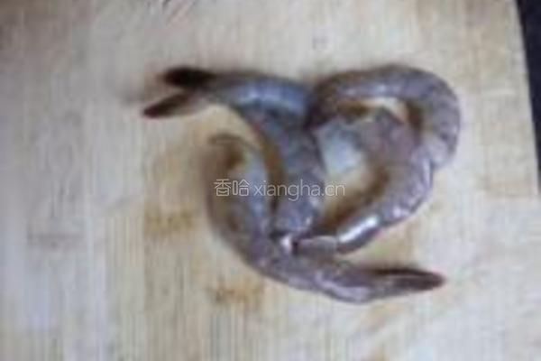 茄味口蘑虾球的做法图解2