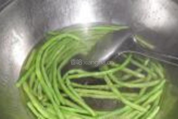 豇豆炒鸡蛋的做法图解2