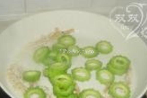 鸡丝炒苦瓜的做法图解11