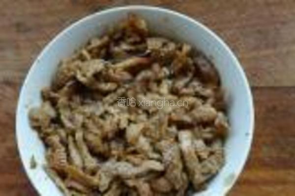 豇豆炒里脊的做法图解2