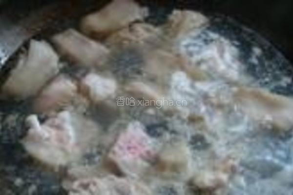 酸萝卜猪蹄汤的做法图解2