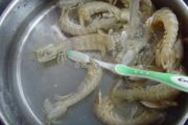 椒盐富贵虾的做法图解1