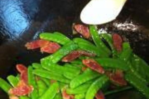 广式腊肠炒荷兰豆的做法图解6