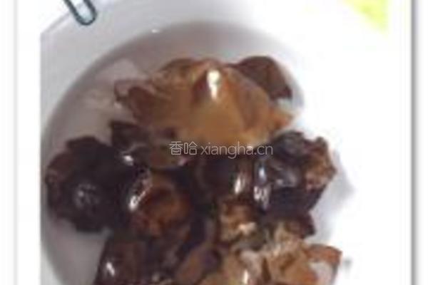 椒油炝芹菜的做法图解2