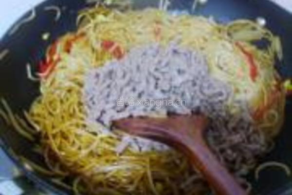 牛肉炒米粉的做法图解13