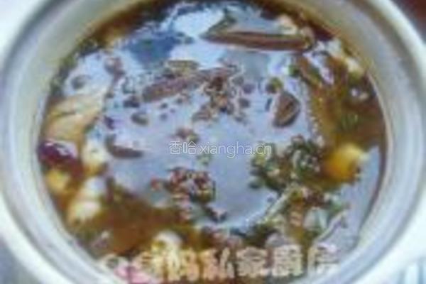 酸菜肥肠鸭血煲的做法图解10