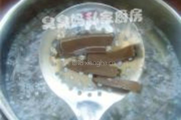 酸菜肥肠鸭血煲的做法图解5