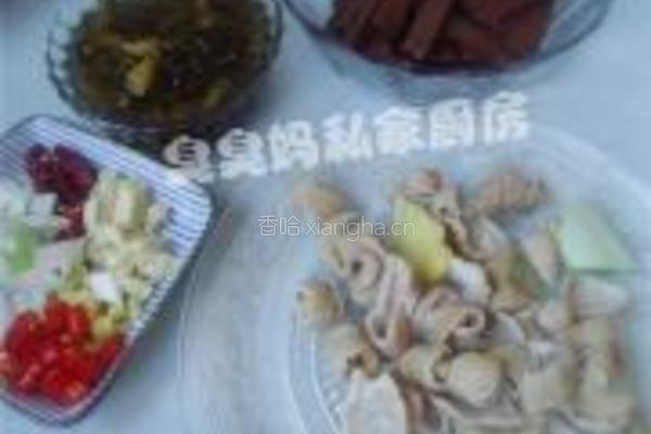 酸菜肥肠鸭血煲的做法图解6