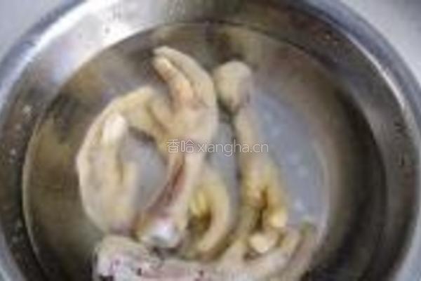 蒜蓉辣酱爆凤爪的做法图解3