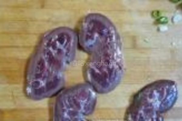 木耳炒猪腰的做法图解3