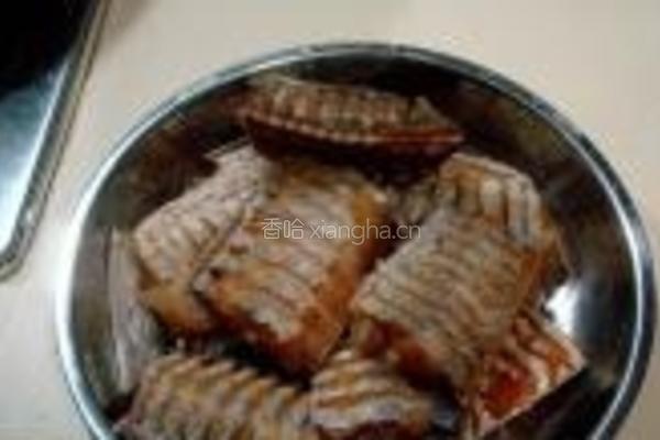 京味儿焖酥带鱼的做法图解4