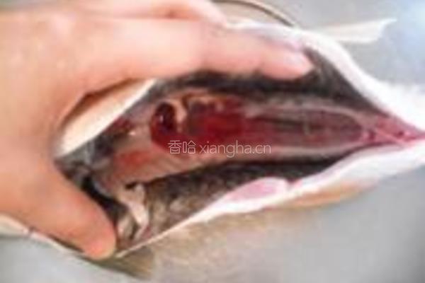 豆豉炸鱼的做法图解1